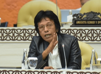 Adian Napitupulu Minta Pemerintah Kaji Ulang Pembengkakan Biaya Kereta Cepat Whoosh