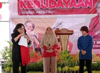 Dari Guru ke Parlemen: Perjalanan MY Esti Wijayati Menginspirasi Mahasiswa untuk Terjun ke Politik