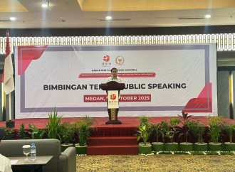 Sofyan Tan Tegaskan Public Speaking Penting Untuk Bangun Kepercayaan Diri