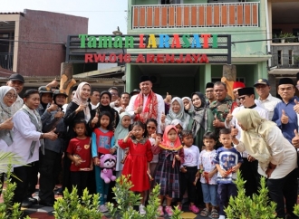 Tri Adhianto Dorong Warga Bekasi Hidup Sehat dan Hijau Lewat Taman Larasati