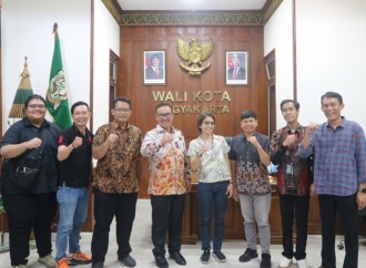 Hasto Wardoyo Ingatkan Gen Z: Jangan Jadi “Generasi Stroberi”, Harus Tangguh dan Produktif