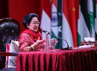 Megawati Ziarah ke Makam Bung Karno dan Buka Seminar Internasional 70 Tahun KAA di Blitar