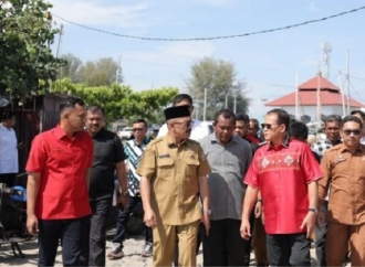 Rokhmin Tinjau Calon Lokasi Pembangunan Kolam Labuh dan Kampung Nelayan Merah Putih di Pidie