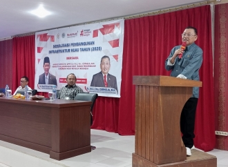 Cornelis Serahkan Bantuan IPAL ke Desa Hilir Kantor