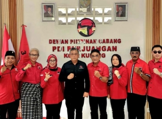 Sinergi Adat NTT dan Politik: Hasto Resmi Buka Soft Opening Kantor DPC PDI Perjuangan Kota Kupang