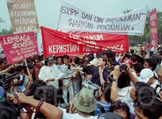 Mencekik Suara Rakyat: Pembredelan Pers di Bawah Bayang Kekuasaan Orde Baru