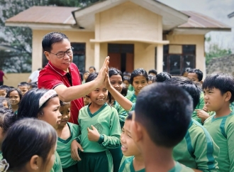 Kunjungi Sekolah 34 Tahun Tak Pernah Direhab, Sofyan Tan Berikan Secercah Harapan