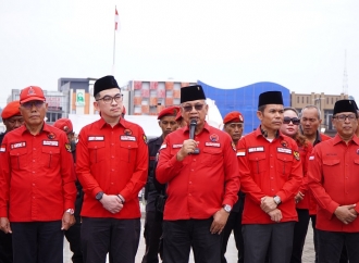 Sutono Pimpin Banteng Lampung Ziarah ke Taman Makam Pahlawan