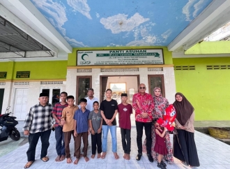 Robi Barus Santuni Anak Yatim di Panti Asuhan Al Washliyah, Pulo Brayan Sambil Berbagi Kisah Kehilangan Ayahanda 