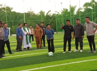 Karolin Resmikan Lapangan Mini Soccer Perdana di Landak, Dorong Anak Muda Berinvestasi