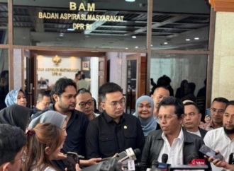 Adian Minta Pemerintah Tunda Penindakan Thrifting: Rakyat Cari Makan, Jangan Ditindak Dulu