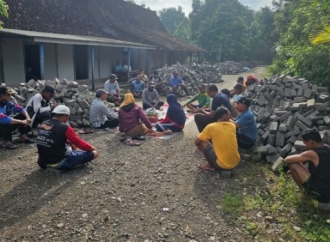 Berkat Anggota DPRD Ngawi, Warga Wonokerto Syukuran Pembangunan Jalan Dusun