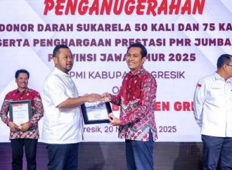Bupati Gresik Apresiasi Pendonor Sukarela Sejak 1981 dan PMR