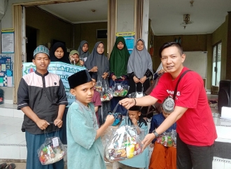 Angga Jaya Sambangi Panti Asuhan, Ajak Kader PDI Perjuangan Terus Berbagi di Situasi Serba Terbatas