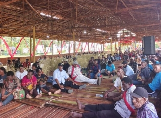 Bupati Sorong Selatan Petronela Krenak Ajak Warga IMEKKO Perkuat Persatuan untuk Majukan Daerah