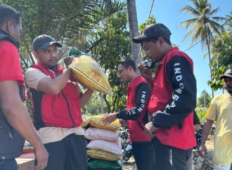  Jamaluddin Idham Salurkan Bantuan ke Korban Terdampak Banjir di Kabupaten Aceh Tenggara