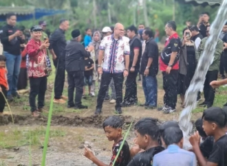 Romy Soekarno Prakarsai Pompa Air Tenaga Surya Bagi Petani Desa Tumpak Oyot Blitar