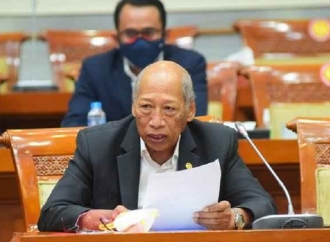 Wayan Sudirta: Kewajiban Penggunaan Bahasa Indonesia Tidak Gugurkan Kontrak Berbahasa Asing