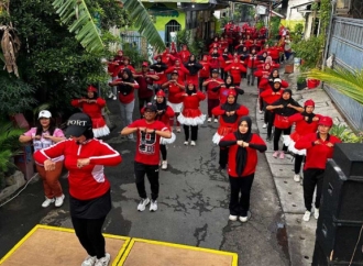 Norma Yunita Gerakkan Warga Genteng Hidup Sehat Lewat Senam Sicita