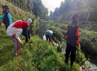 Bupati Endah Subekti Pimpin Aksi Bersih Kali Pancuran, Tekankan Pentingnya Menjaga Sungai