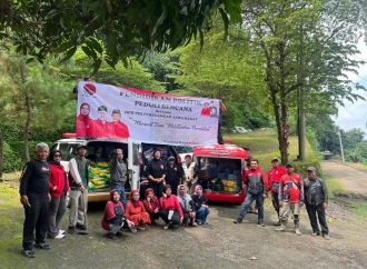 Banteng KBB Salurkan Bantuan Sembako ke Korban Banjir di Desa Mukapayung
