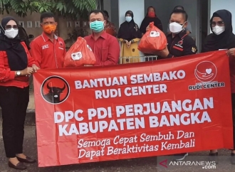 PDI Perjuangan Kab. Bangka Bersama Rudi Centre Gelar Bansos Beras Sebanyak 1,2 Ton