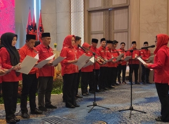 Puti Guntur Soekarno Lantik Enam DPC di Jawa Barat