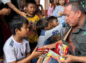 Wali Kota Tri Adhianto Perkuat Solidaritas Antardaerah: Bekasi Kirim Bantuan Langsung ke Sumbar