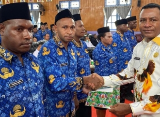 Bupati Asmat Thomas Safanpo Dorong Etos Syukur dan Disiplin kepada 365 CPNS–PPPK Baru