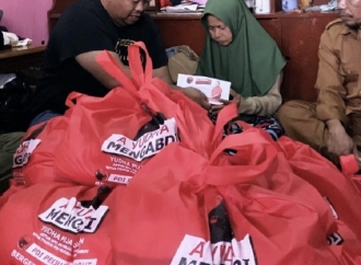 Yudha Puja Turnawan Beri Bantuan Sembako dan Santunan Uang Bagi Korban Kebakaran