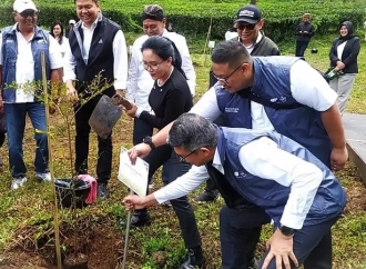 PTPN I Tanam Pohon, Rieke Diah Pitaloka: Bencana Sumatera Jadi Pelajaran Bagi Jawa Barat