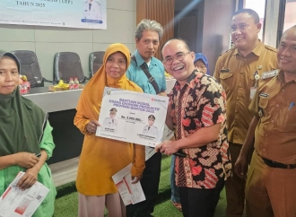 Yeremia Mendrofa Salurkan Bantuan UEP di Kecamatan Pinang