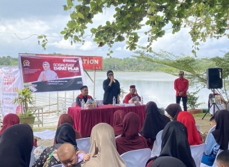 Dewi Juliani Tanamkan Nilai-Nilai Empat Pilar Kebangsaan Kepada Masyarakat Rumbai Timur