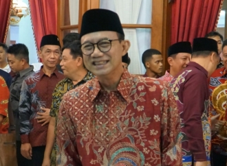 Budi Kanang Ajak Kader Banteng Jatim Jaga Persatuan dan Perkuat Kerja Nyata Kerakyatan