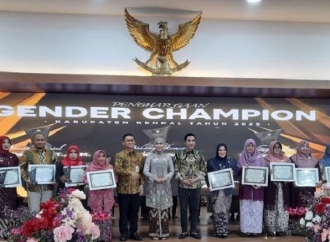 Hari Ibu, Bupati Tika Ajak Perempuan Terus Tingkatkan Kapasitas Diri