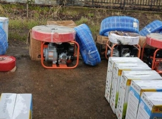 Alex Indra Lukman Salurkan Bantuan 11 Unit Pompa Air Ke Sejumlah Keltan di Tanah Datar. 