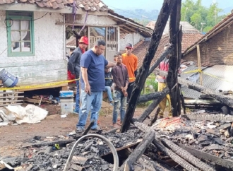 Yudha Puja Turnawan Bertakziah Sekaligus Beri Dukungan Moril dan Bantuan Kemanusiaan Untuk Husni