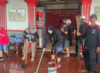 Kader PDI Perjuangan Magetan Gelar Kerja Bakti Bersihkan Kantor DPC