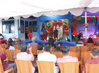 Bupati Robby Natal Bersama Keluarga PDAM Minahasa: Pelayanan Tak Boleh Pilih-Pilih 