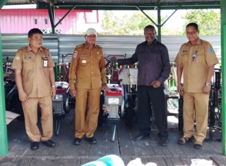 Edoardus Kaize Salurkan Bantuan Alsintan, Bupati Asmat: Jawaban Nyata Kebutuhan Dasar Masyarakat