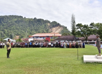 Masinton: Guru Harus Tanamkan Nilai Kebersihan dan Kepedulian Terhadap Lingkungan 