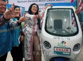 Rieke Diah Apresiasi PLN Bagikan Gerobak Motor Listrik Bagi UMKM di Lambangsari