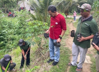 Sejak September, Ketua DPRD Tulungagung Marsono Salurkan 50 Ribu Bibit Kopi Dukung Program Ketahanan Pangan
