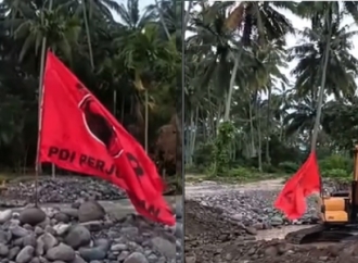Lumpur Masih Tebal, PDI Perjuangan Terus Bergerak Turunkan Alat Berat untuk Normalisasi Sungai di Tanah Datar dan Agam