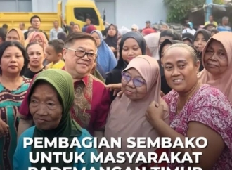 Bagikan Paket Sembako, Darmadi: Rakyat Butuh Wakil Rakyat yang Benar-Benar Berpihak