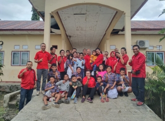 HUT ke-53 PDI Perjuangan, Banteng Manggarai Timur Gelar Aksi Sosial di SLB Borong