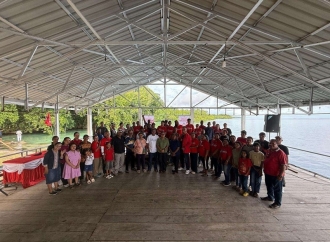 Ruth Naomi Ajak Warga Kab. Biak Numfor Kontribusi Positif Bagi Pembangunan Daerah