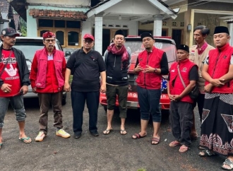 Banteng Kabupaten Probolinggo Gelar Aksi Sosial ke Korban Banjir di Kecamatan Krenjengan