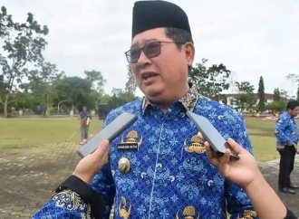 Bupati Muten Minta Karangan Bunga Ucapan HUT Ke-23 Beltim Diganti Kebutuhan Sekolah  
