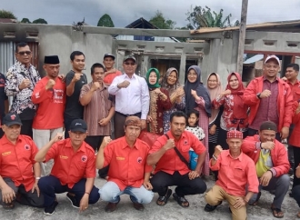 Mukhlis Basri Kunjungi Korban Kebakaran Serahkan Bantuan, Bentuk Kepedulian dan Dukungan Moral